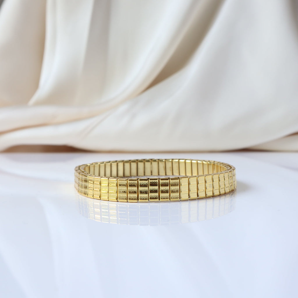 Solar Sleek Expandable 18K Gold Plated Bangle