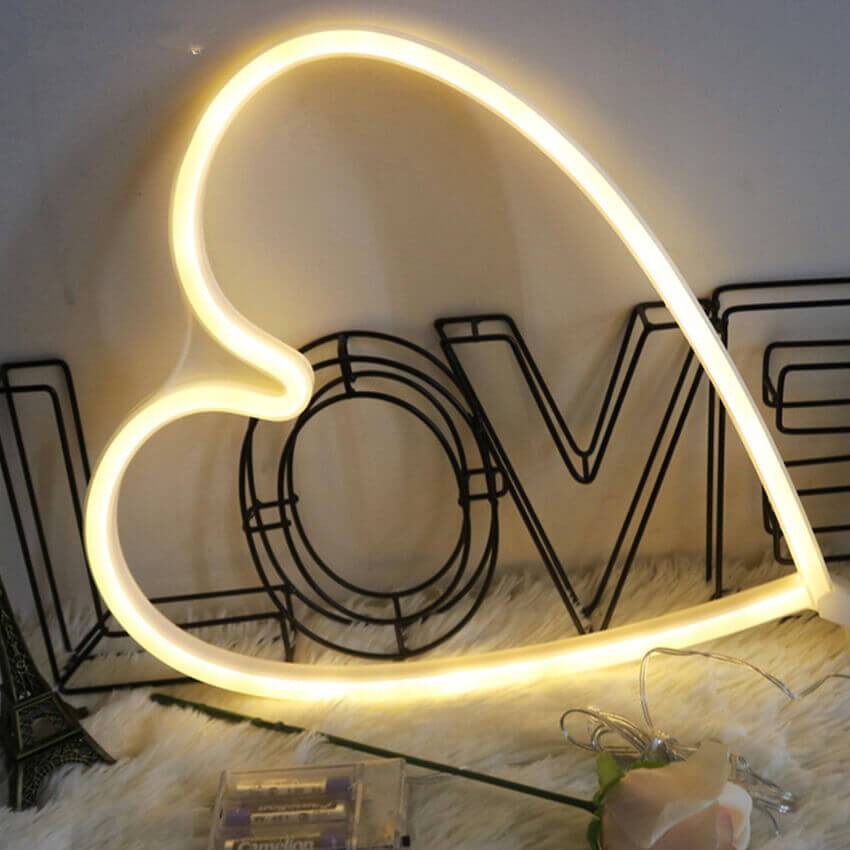 Neon Heart Light