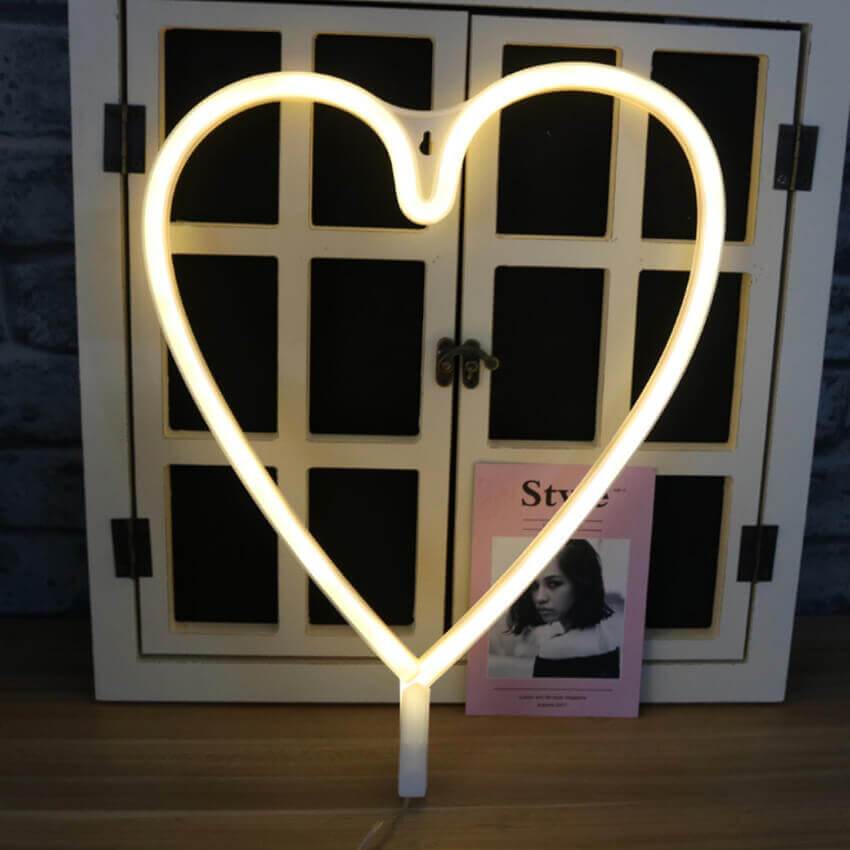 Neon Heart Light