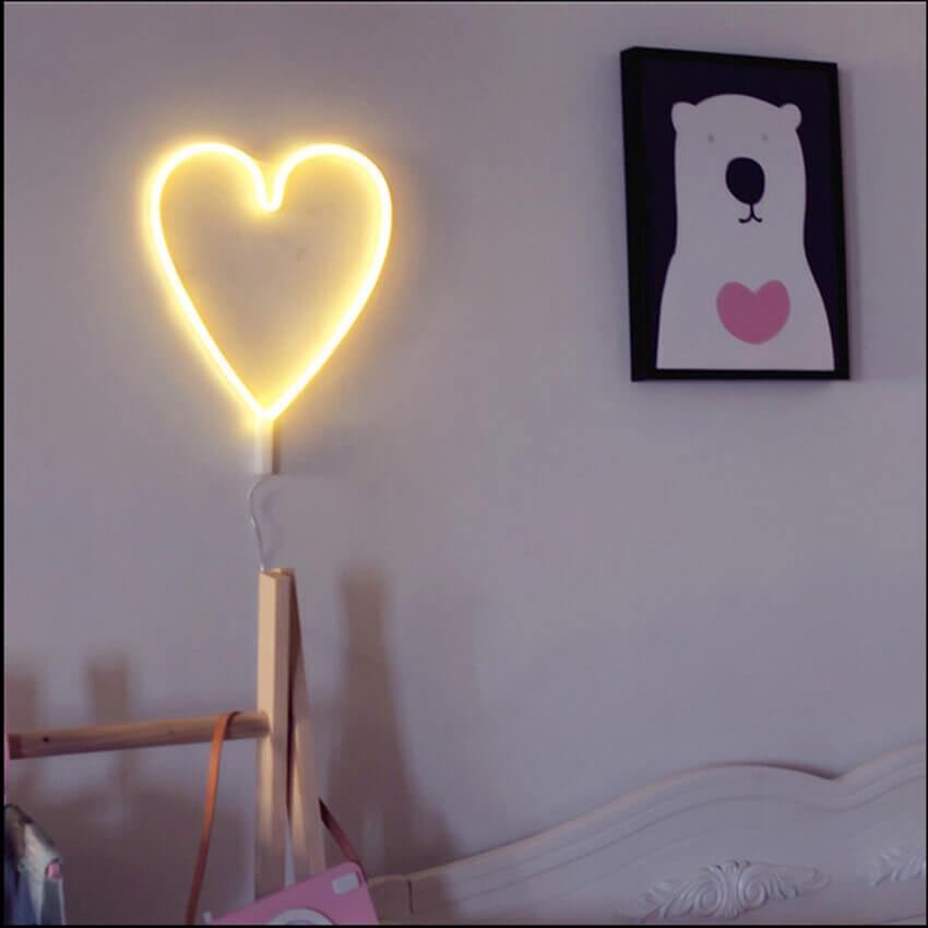 Neon Heart Light